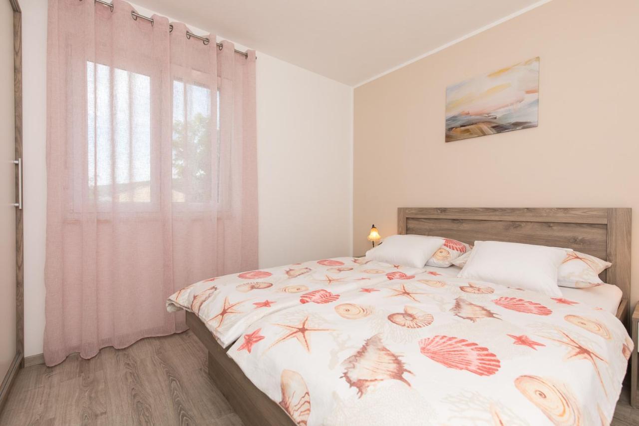 Apartman Jugo プナト エクステリア 写真